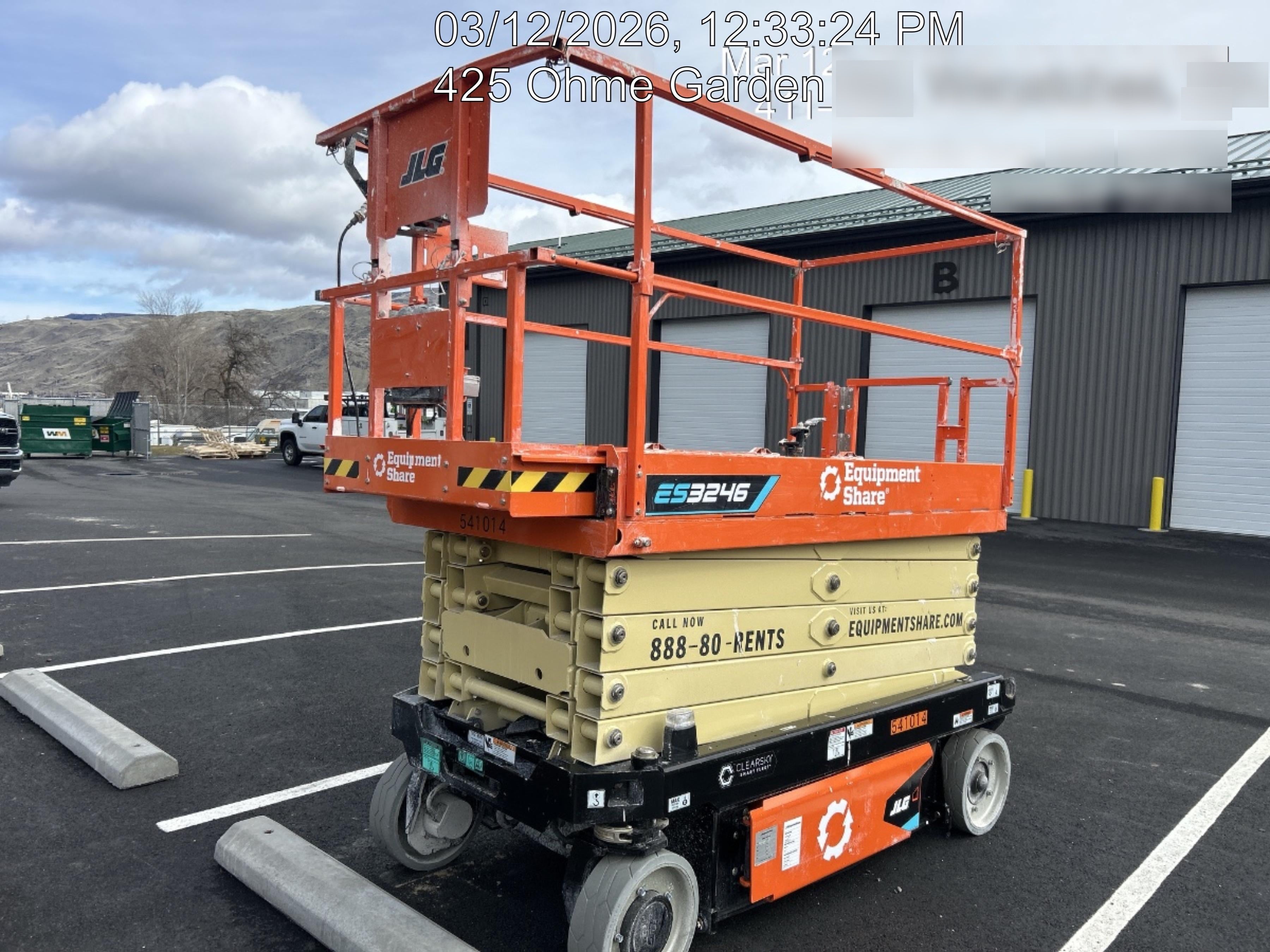 2025 JLG ES3246