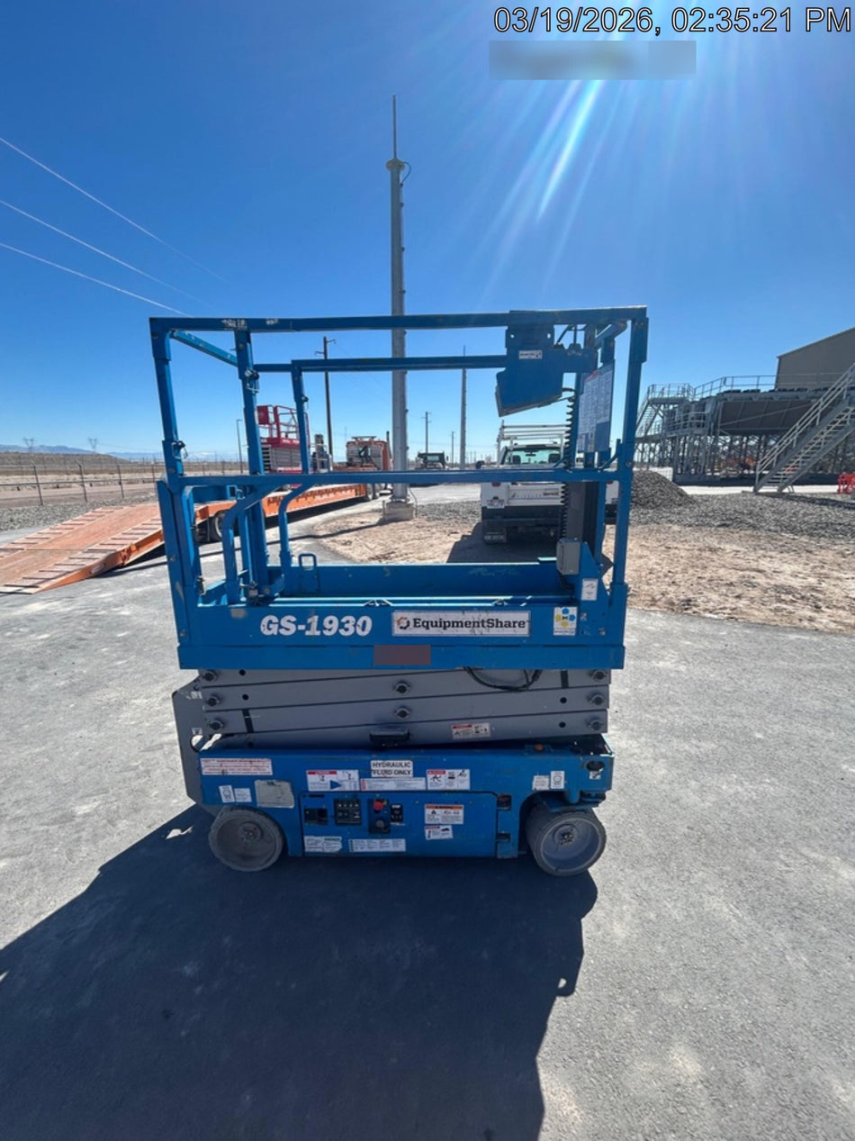 2020 Genie GS-1930 Solid Non Marking Tires, Beacon, Folding rails with half height swing gate