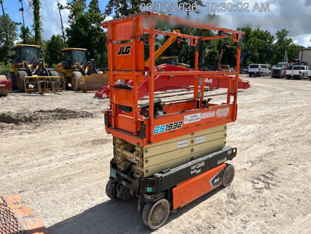 2021 JLG ES1932