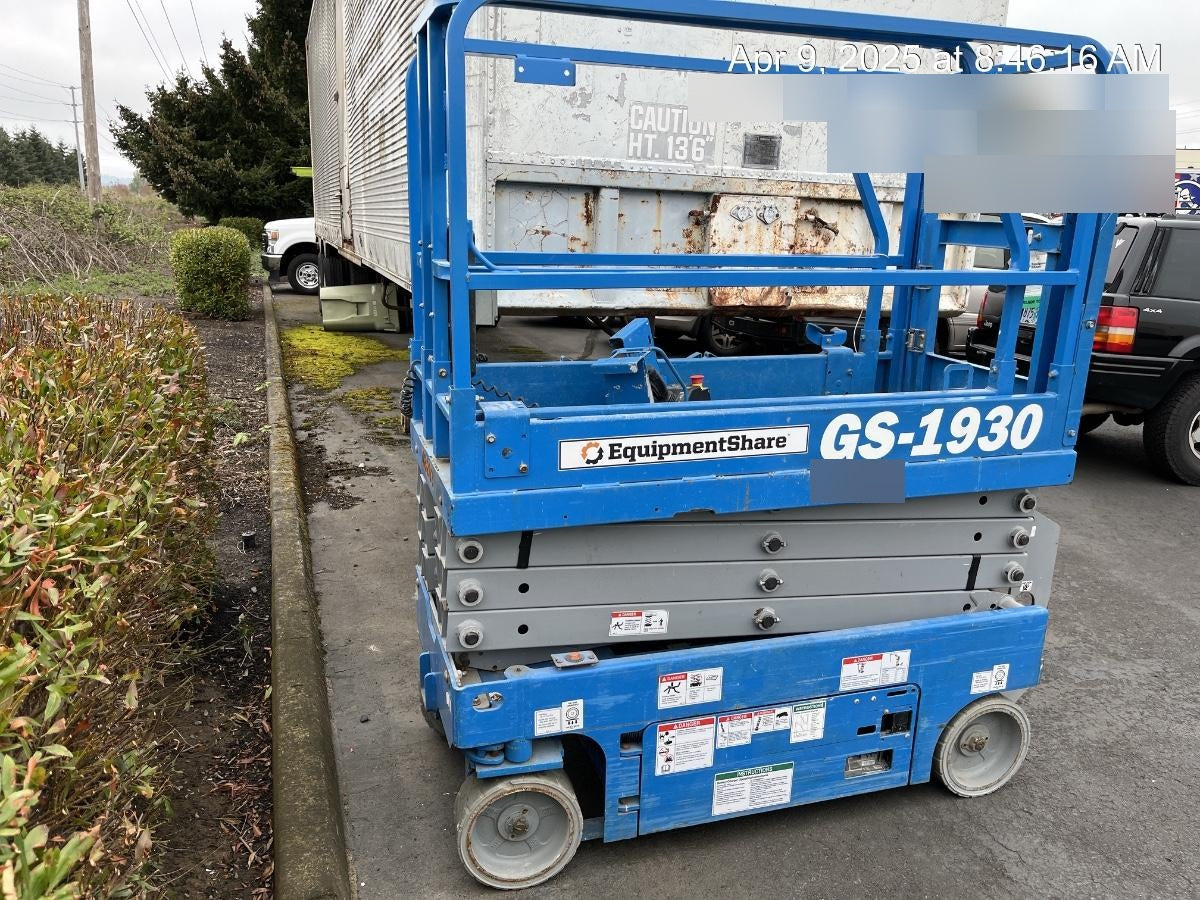 2019 Genie GS-1930 Half Height Swing Gate, 800W Inverter