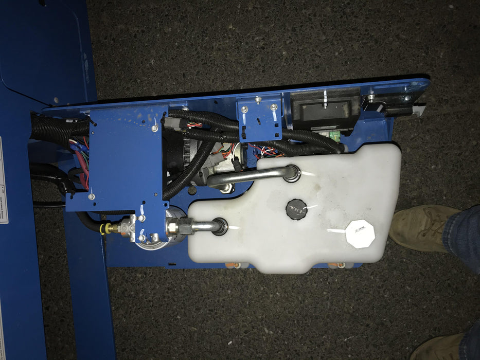 2020 Genie GS-3246 Standard, Folding full height swing gate, 800W Inverter