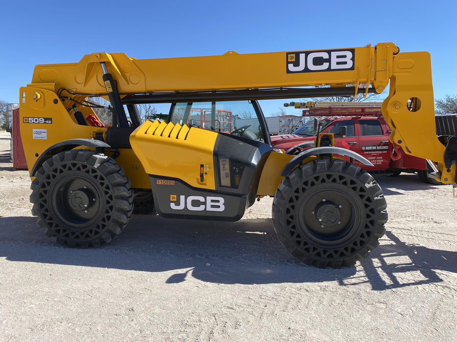 2020 JCB 509-42 Canopy, Solid Tires, Work Lights, Beacon, Aux Hydraulics, Back up Alarm, Lifting Eye, ES Decals