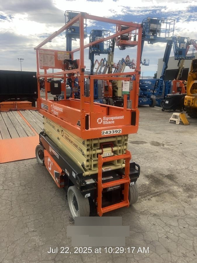 2022 JLG ES2632