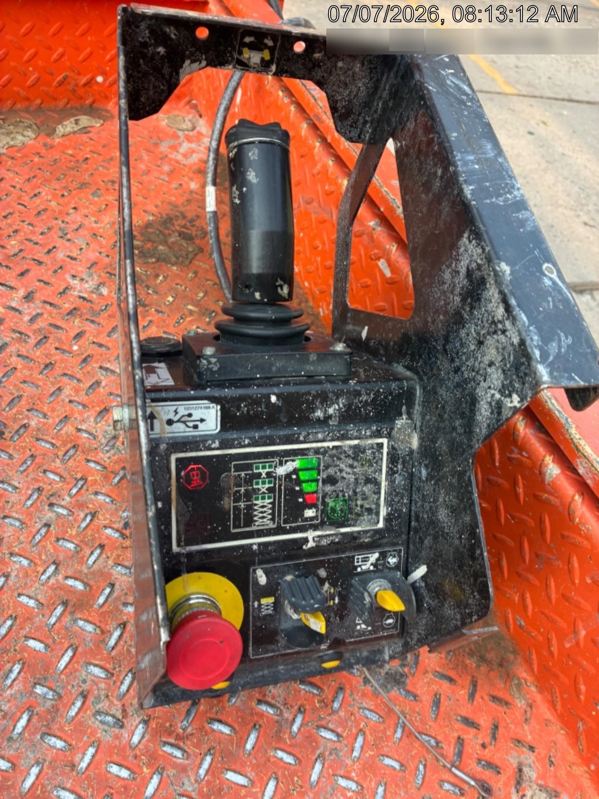 2022 JLG ES1932