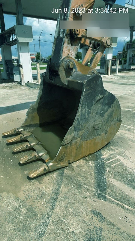 2017 CASE 36" Bucket - Case