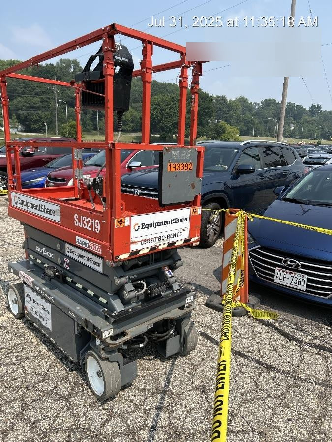 2021 SKYJACK SJ3219