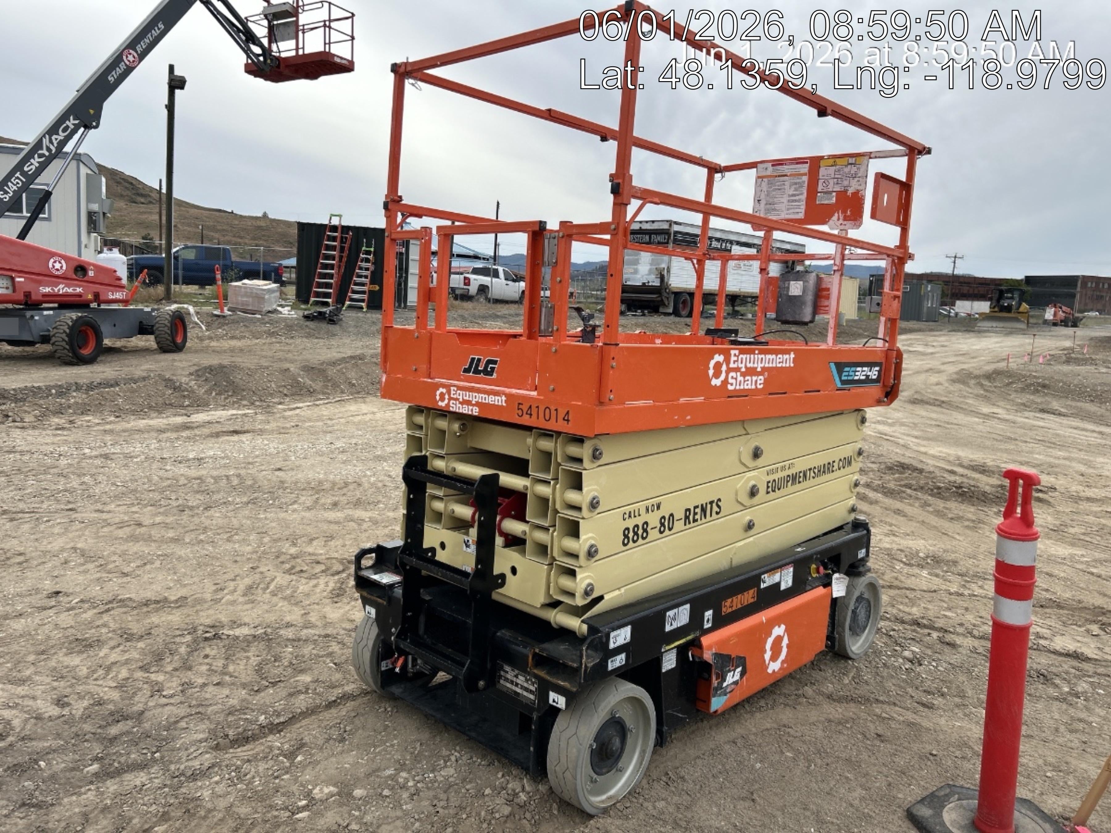 2025 JLG ES3246