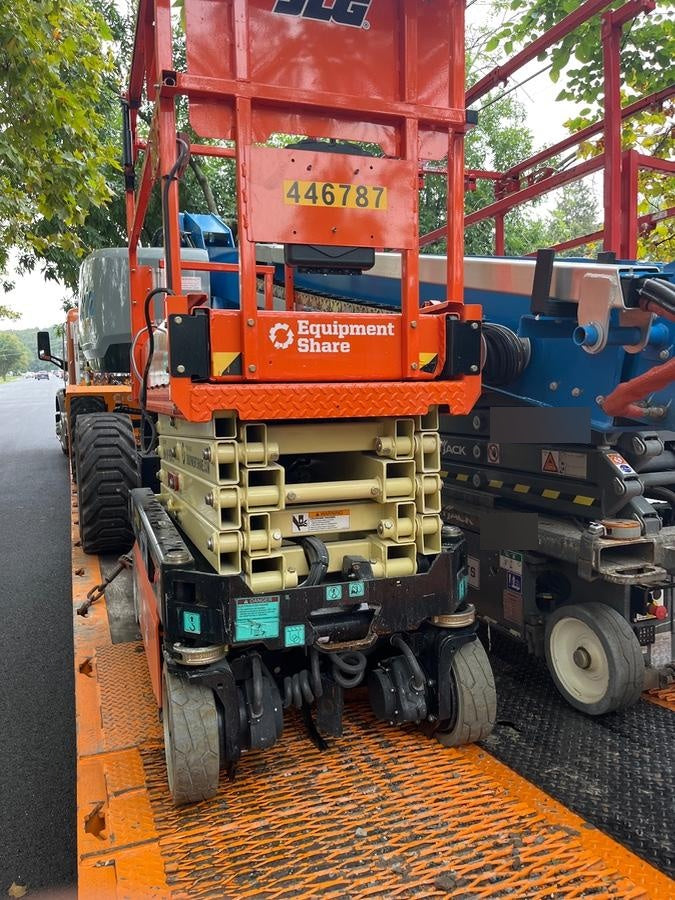2024 JLG ES1932