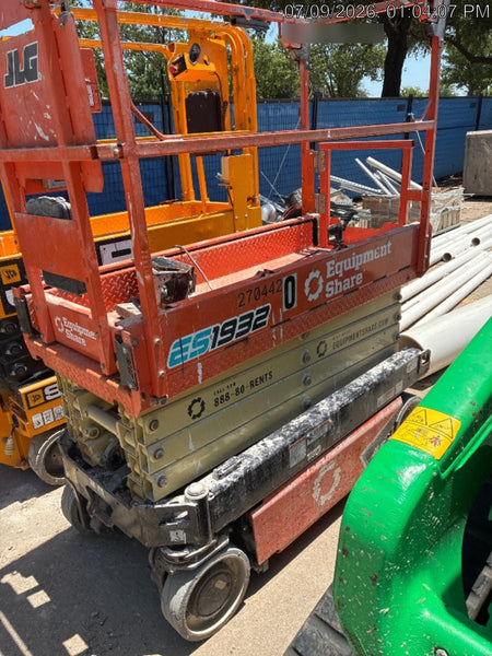 2022 JLG ES1932
