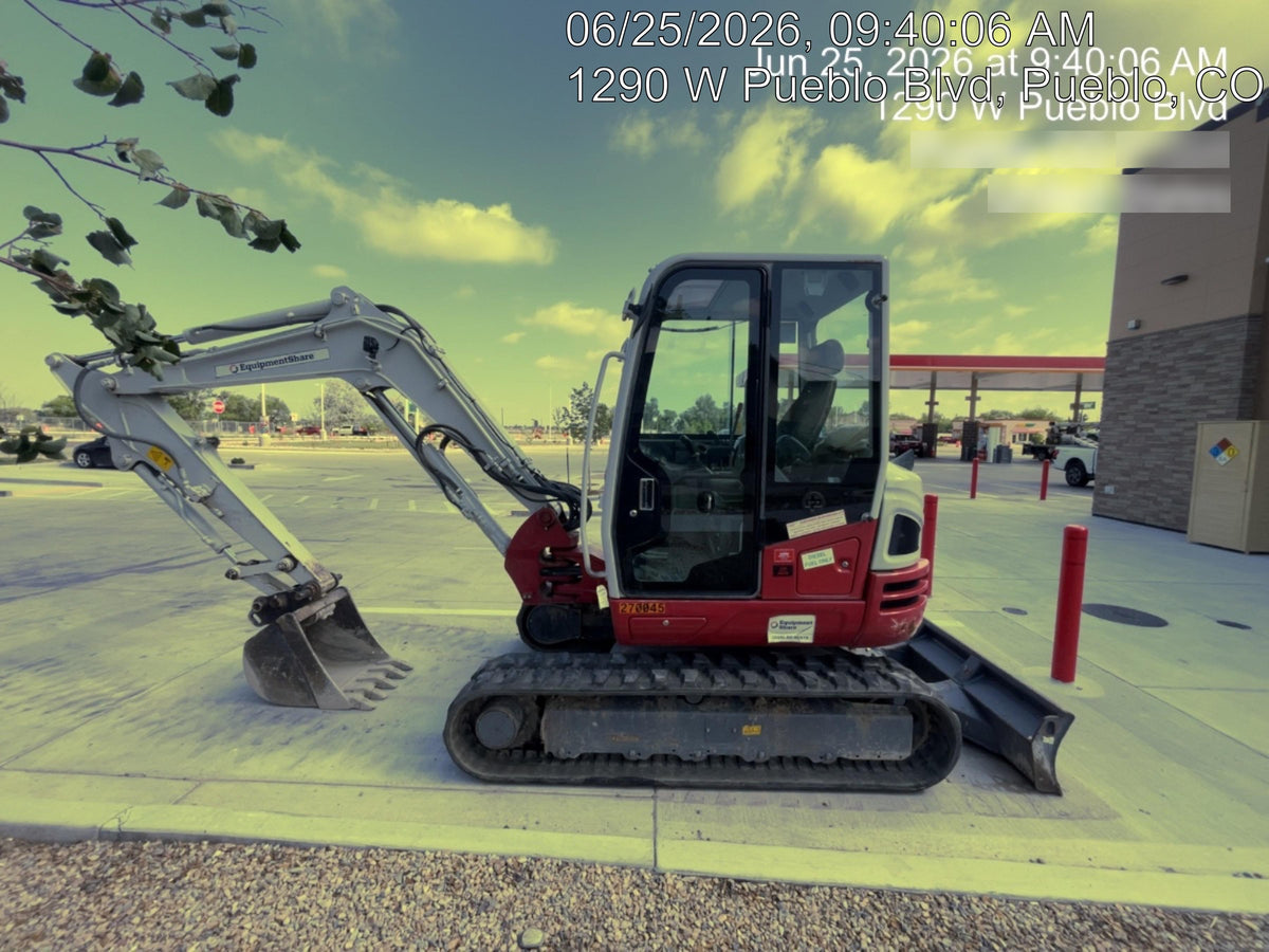 2022 TAKEUCHI TB250-2CR