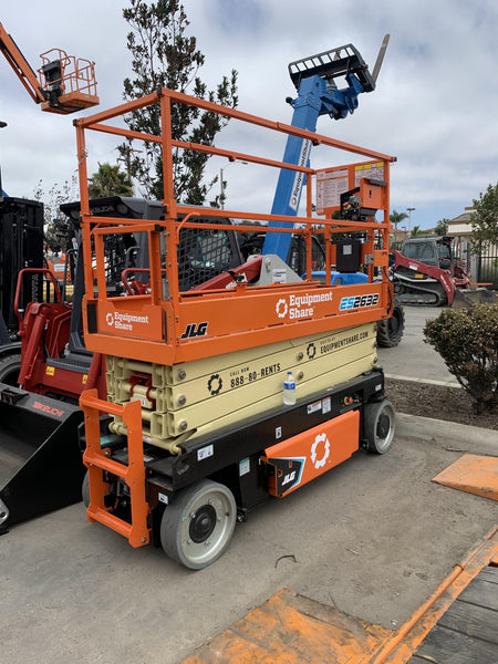 2022 JLG ES2632