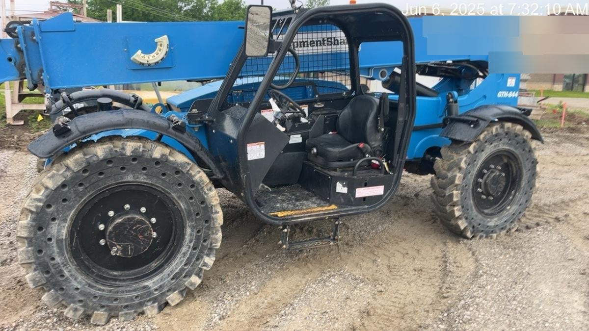 2018 Genie GTH-844 Genie GTH-844 w/ROPS, Work Lights, Solid Tires, RH Cab Mesh, Beacon, 60" Carriage and Forks