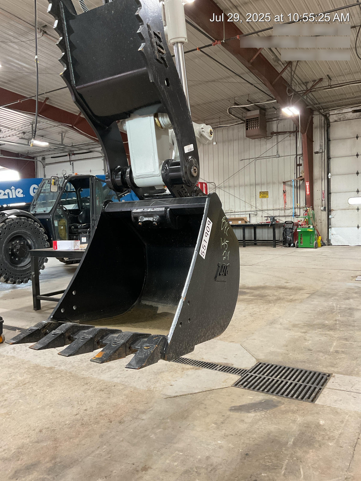 2025 TAKEUCHI 24" Bucket Takeuchi