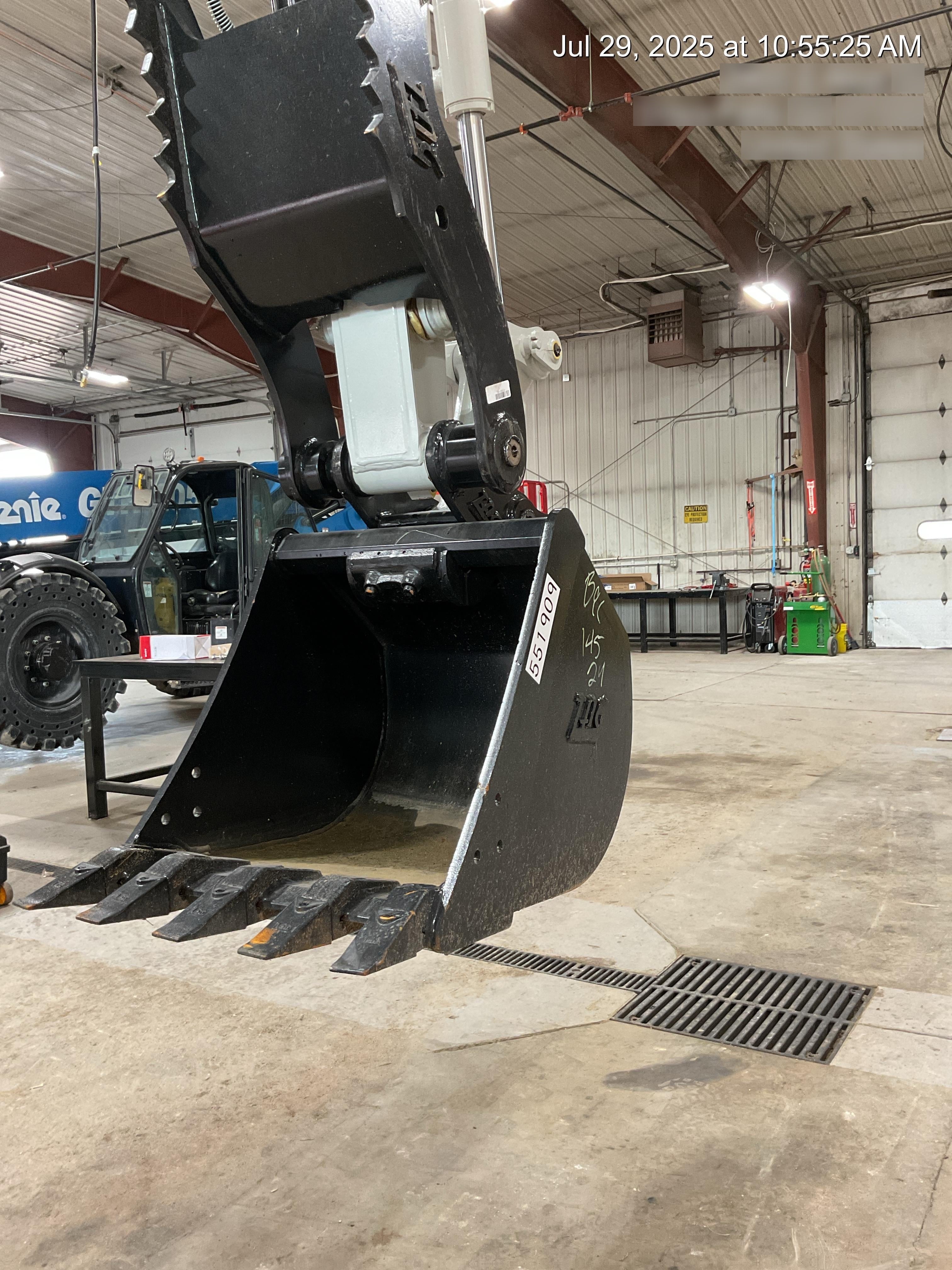2025 TAKEUCHI 24" Bucket Takeuchi