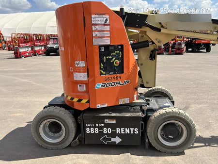 2025 JLG E300AJP