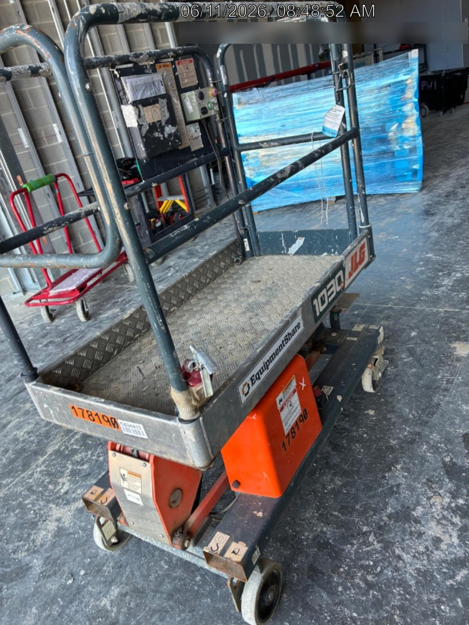 2021 JLG 1030P