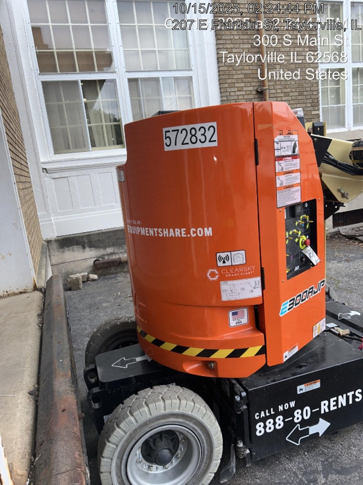 2025 JLG E300AJP