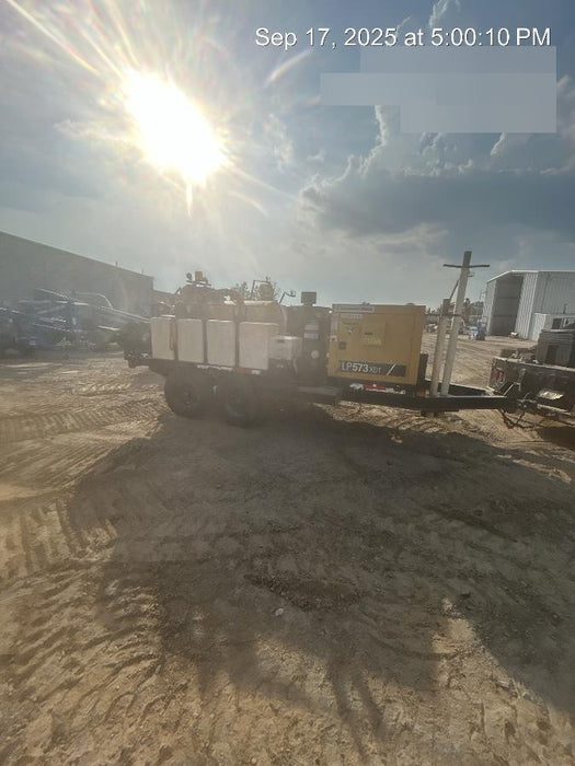 2022 Vac-Tron LP573XDT T4 Koehler Diesel Engine, 500 Gallon Debris Tank, x2 100 Gallon Water Tanks