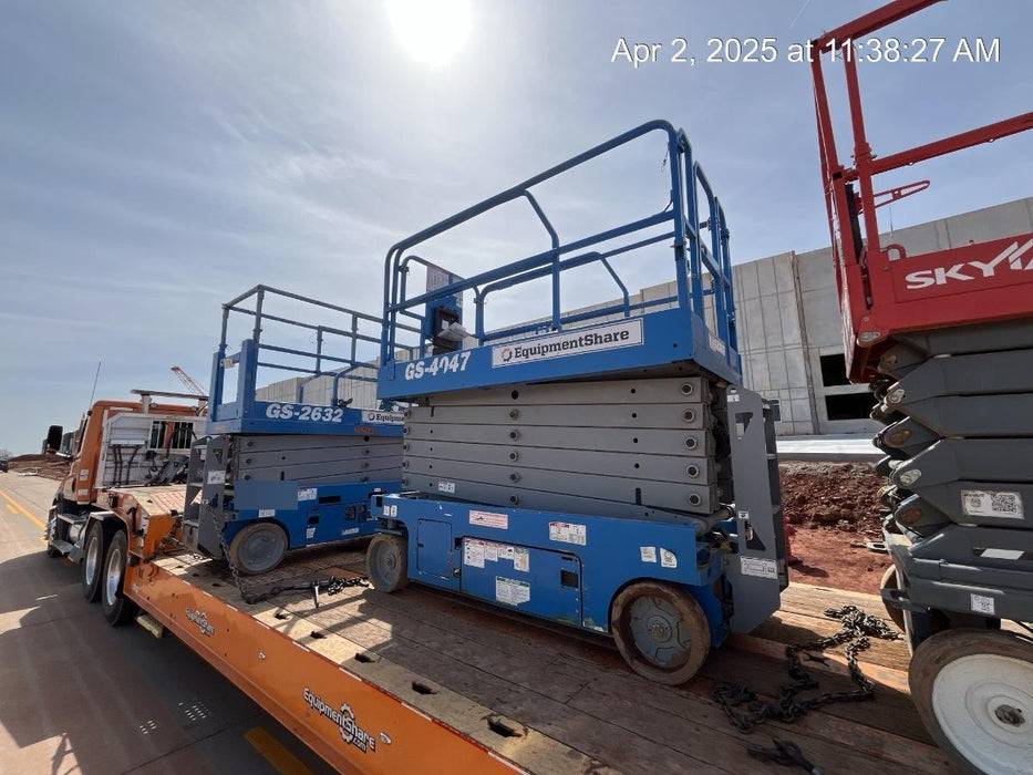 2019 Genie GS-4047 Folding rails with half height swing gate