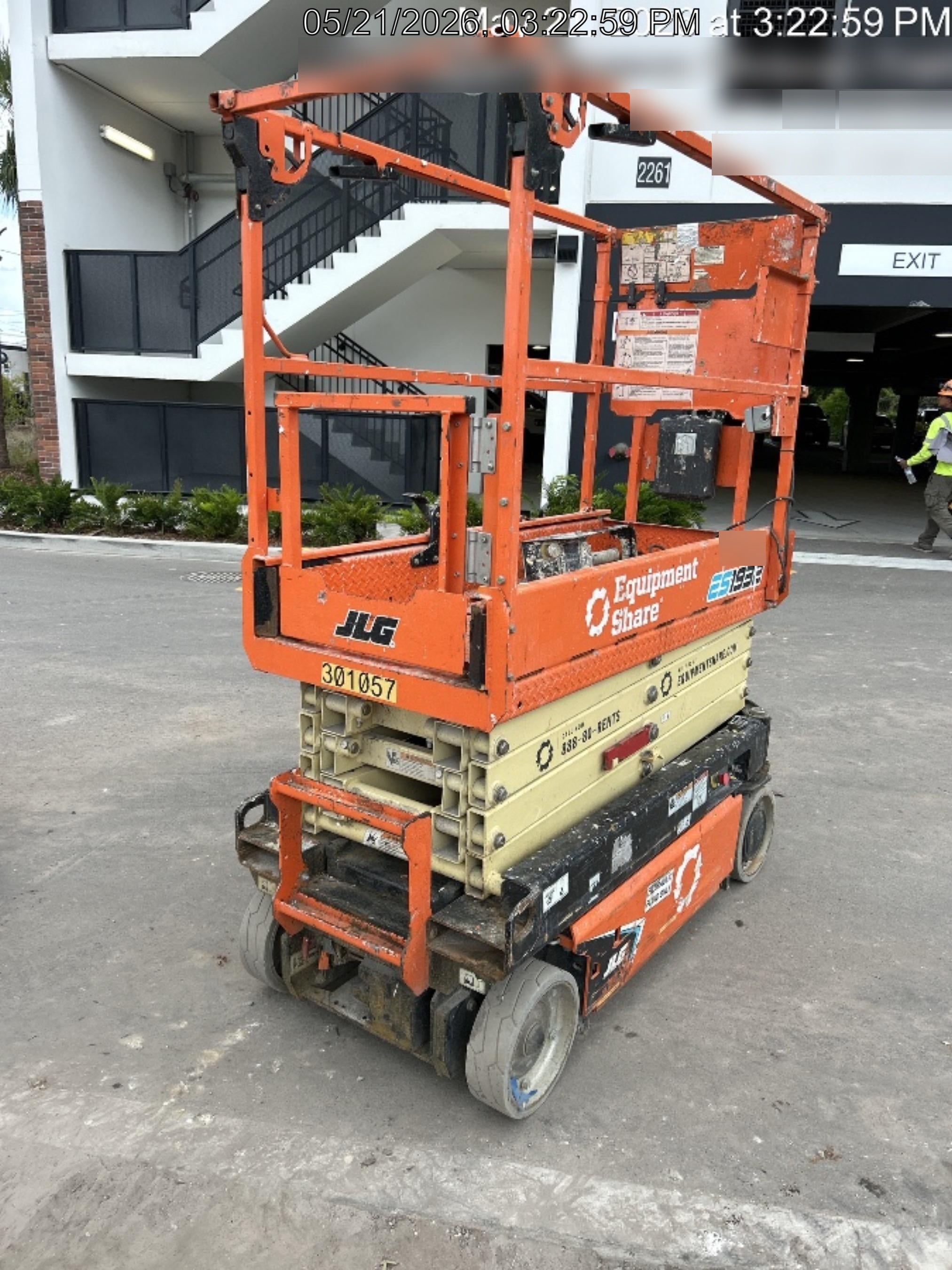 2023 JLG ES1932