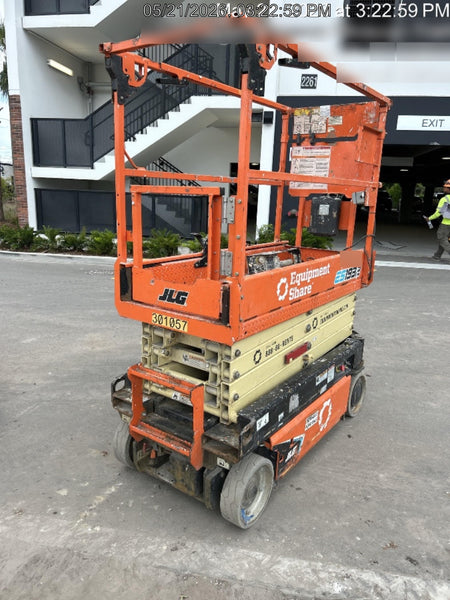 2023 JLG ES1932
