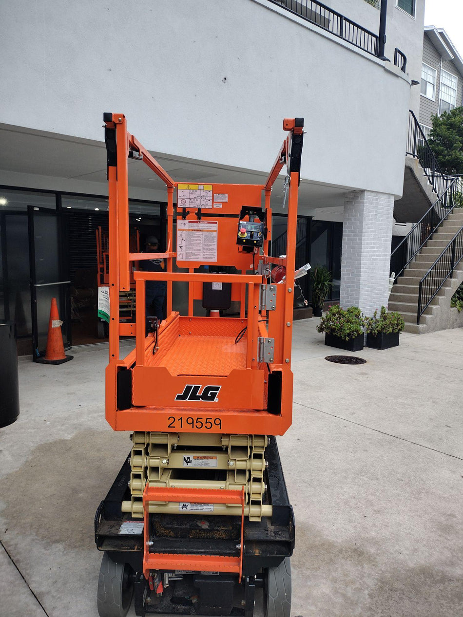 2022 JLG ES1932