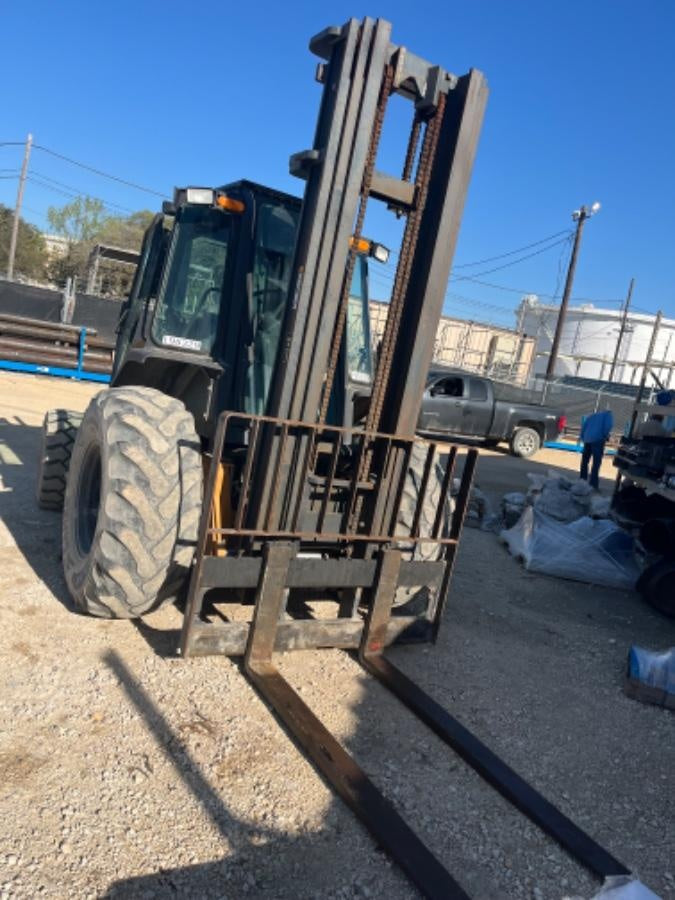 2021 CASE 588H
