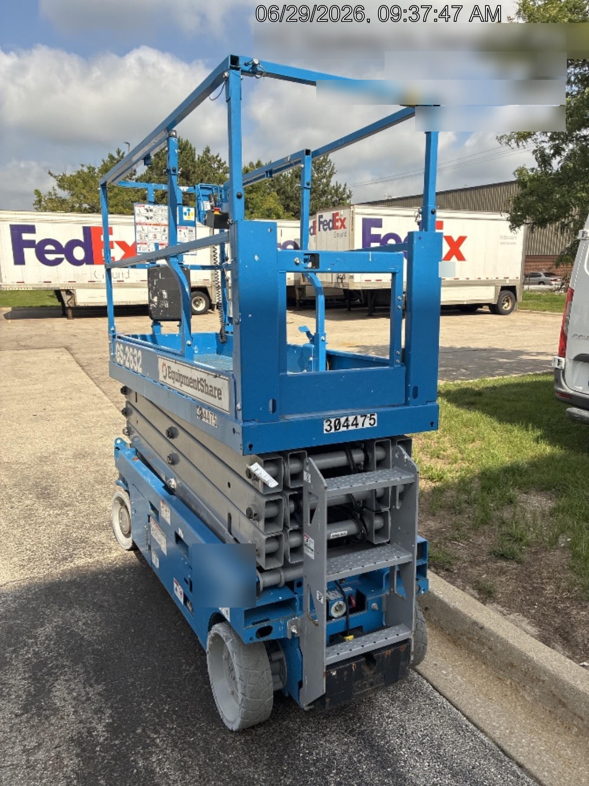 2023 GENIE GS-2632