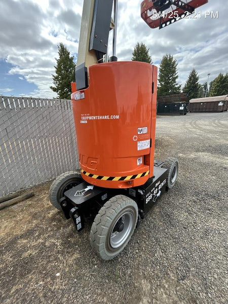 2025 JLG E300AJP