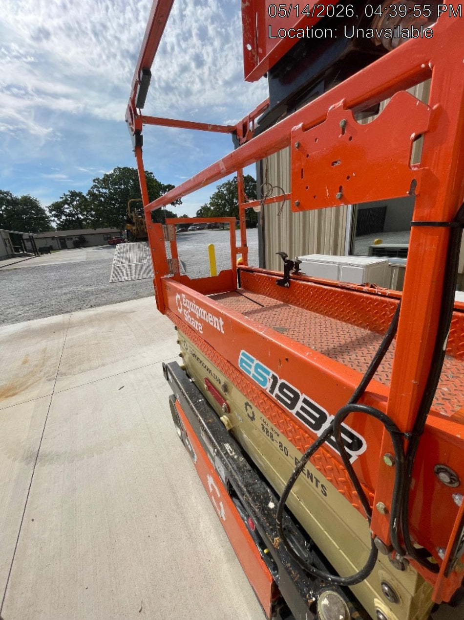 2022 JLG ES1932