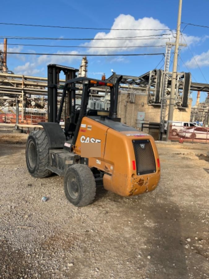 2021 CASE 588H