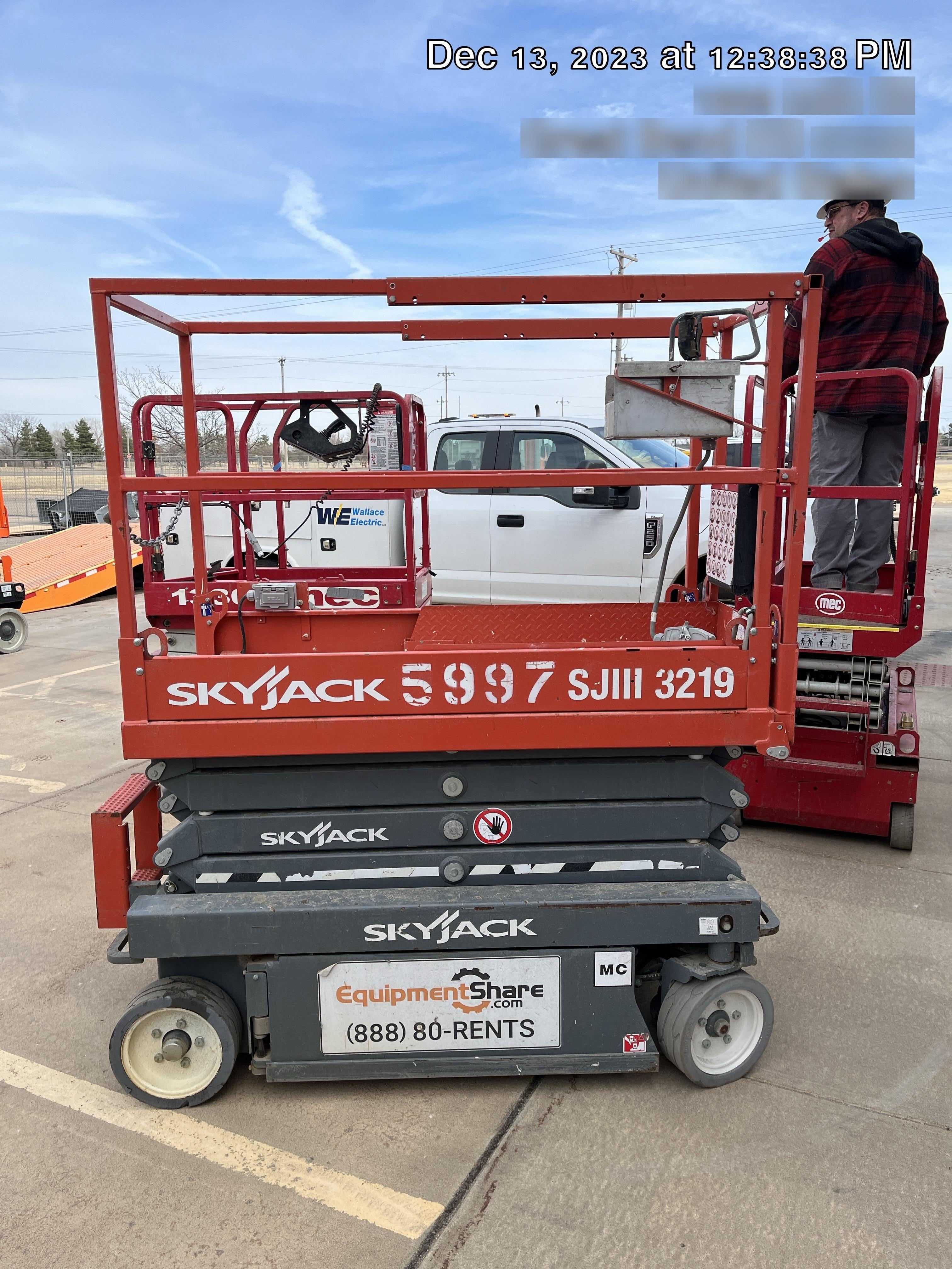 2017 Skyjack SJIII-3219 Skyjack SJ3219, Trojan Battery Set, Extended Warranty 5yr/5k hr