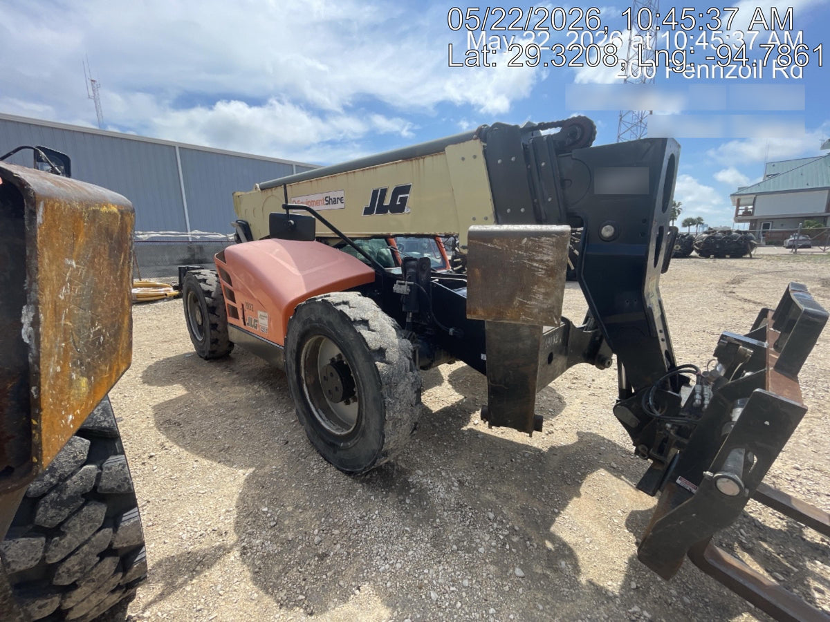 2019 JLG 1255 JLG 1255 T4F w/Full Cab, HVAC, Solid Tires, Work Lights/Beacon, 60" Carriage/Forks