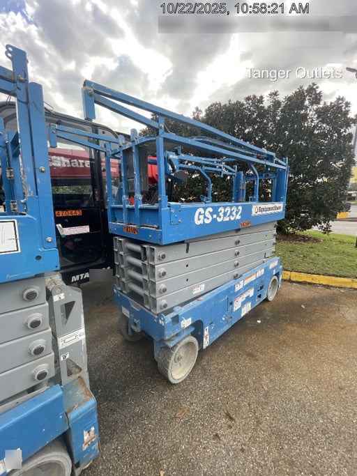 2020 Genie GS-3232 Standard, Folding half height swing gate, 800W Inverter