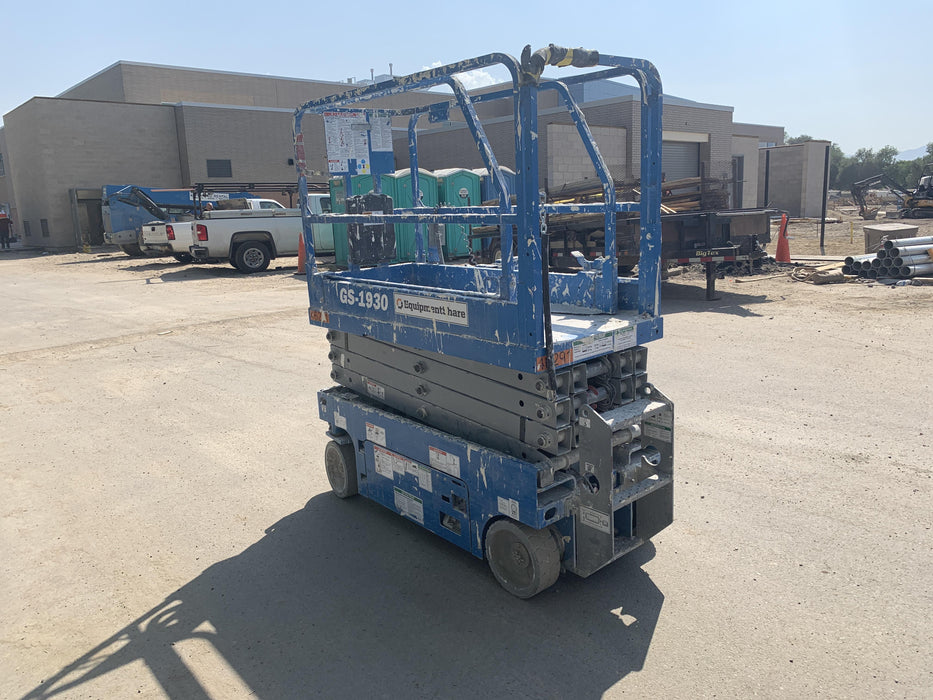 2019 Genie GS-1930 Fixed rails with chain Entry