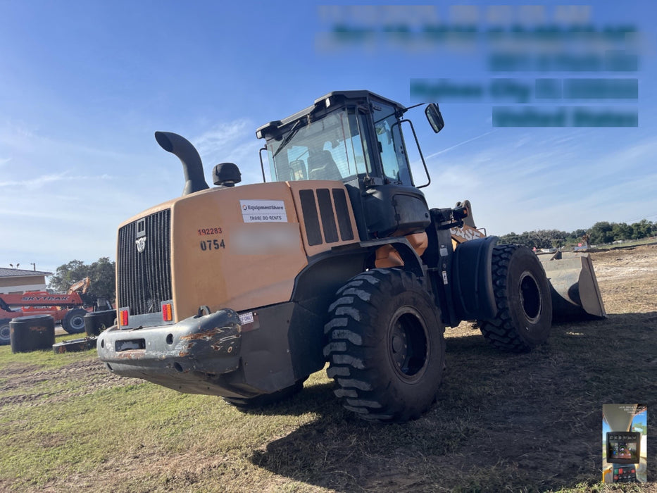 2017 Case 621G CLOSED CAB, JRB 416 STYLE HYD COUPLER