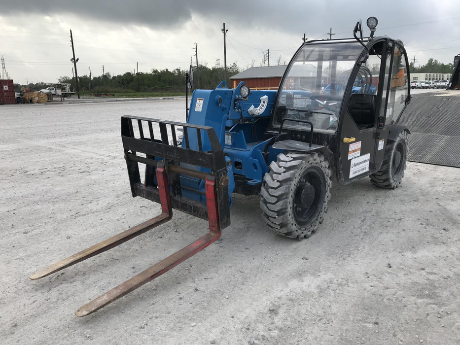 2019 Genie GTH-5519 Cab/Heat/AC, Solid RT Tires, LED Work Lights, Beacon