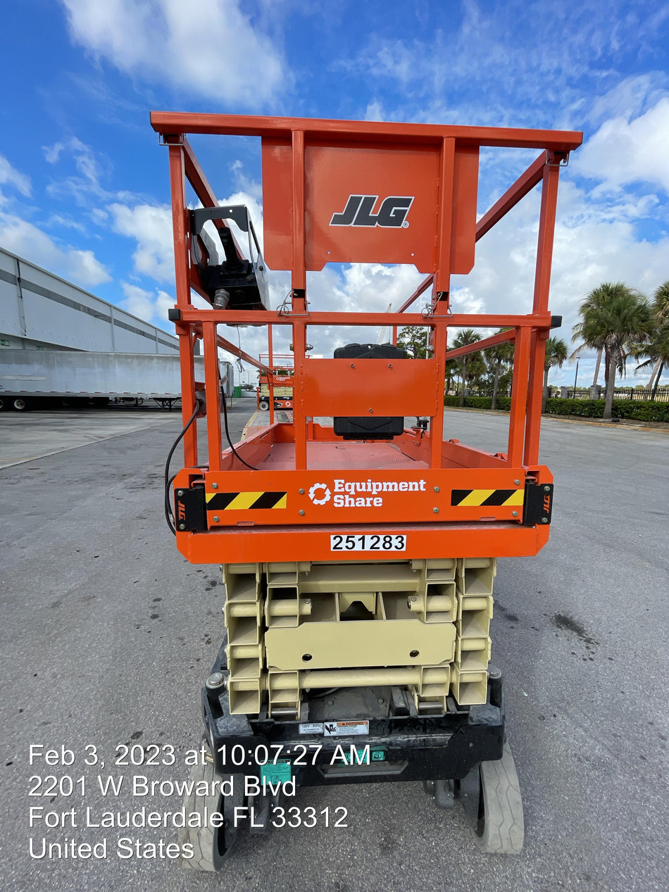 2022 JLG ES3246