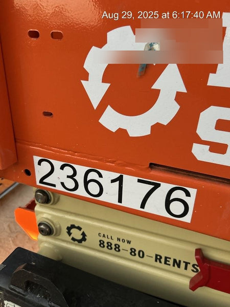 2022 JLG ES1330L