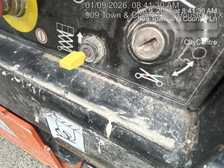2021 JLG ES1330L