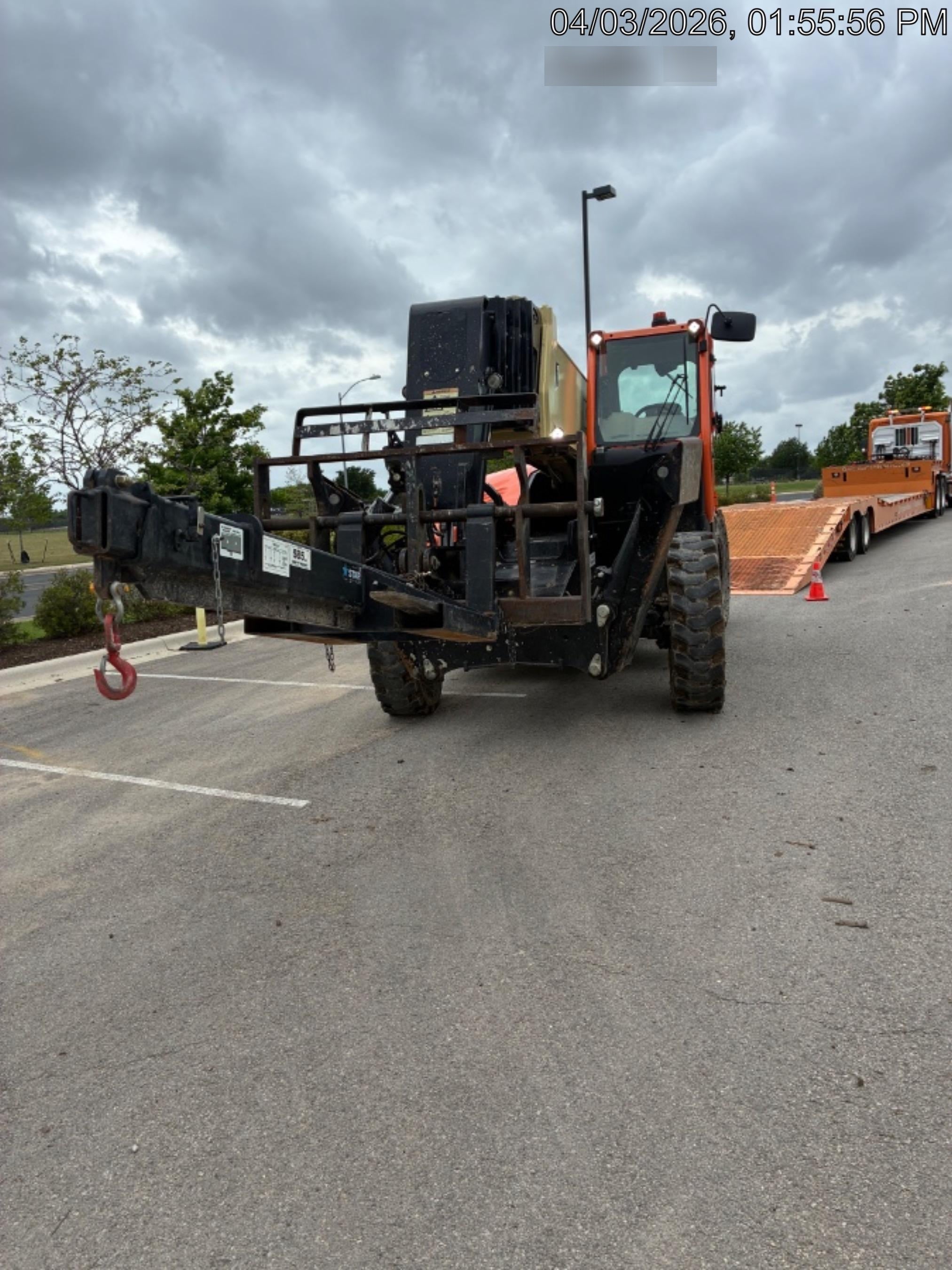 2021 JLG 1075