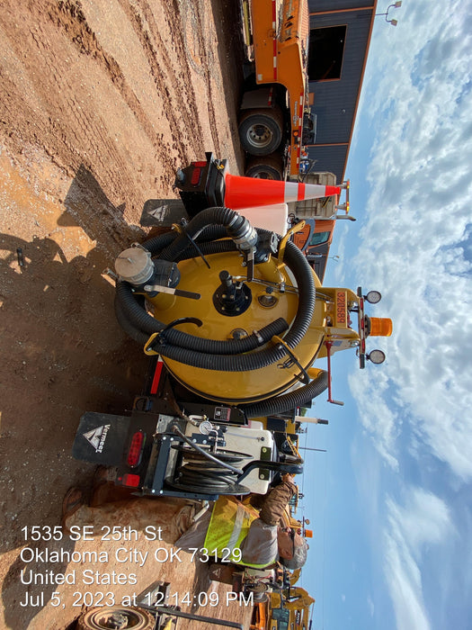 2023 VAC-TRON LP573XDT