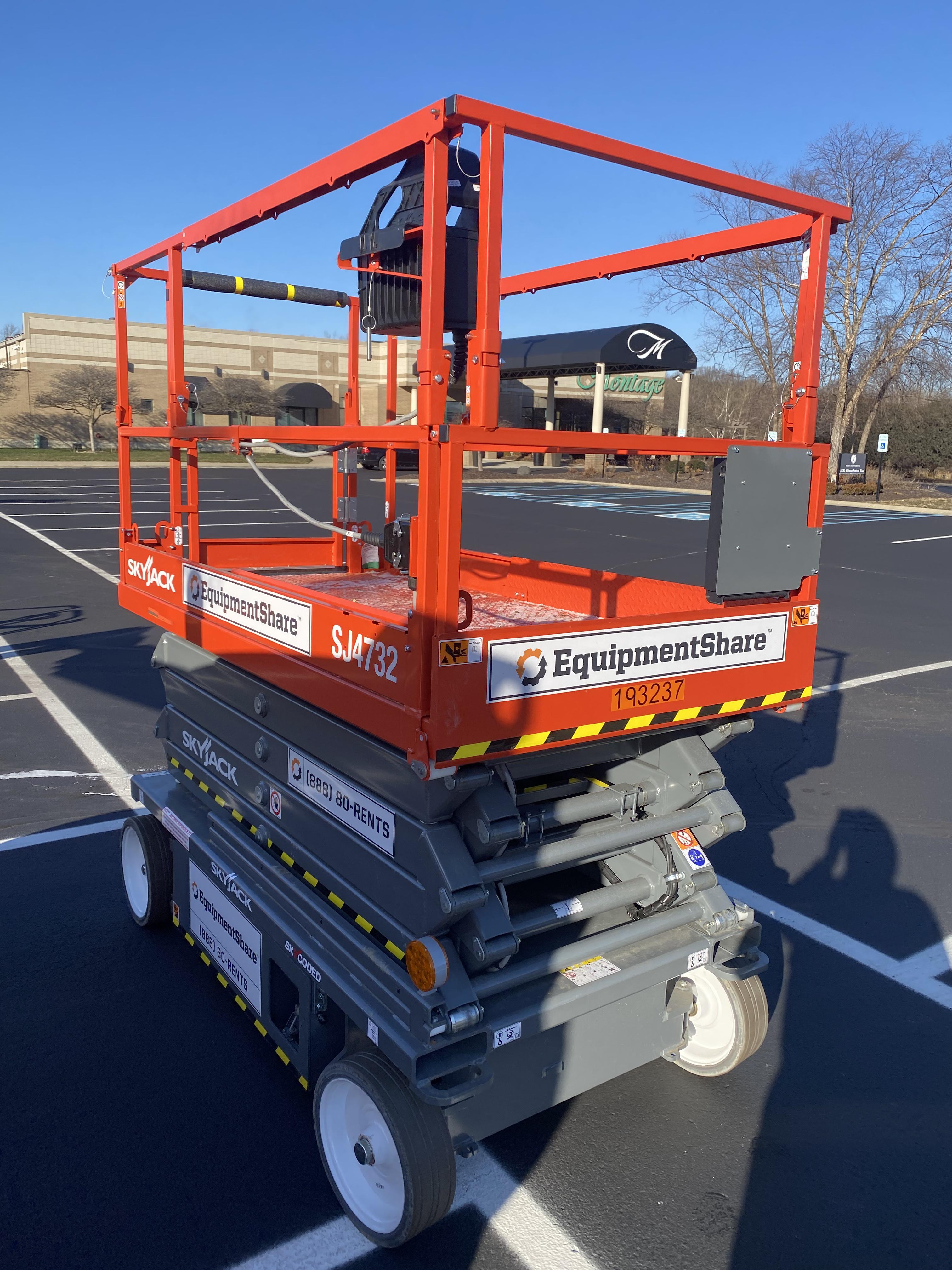 2021 SKYJACK SJ4732