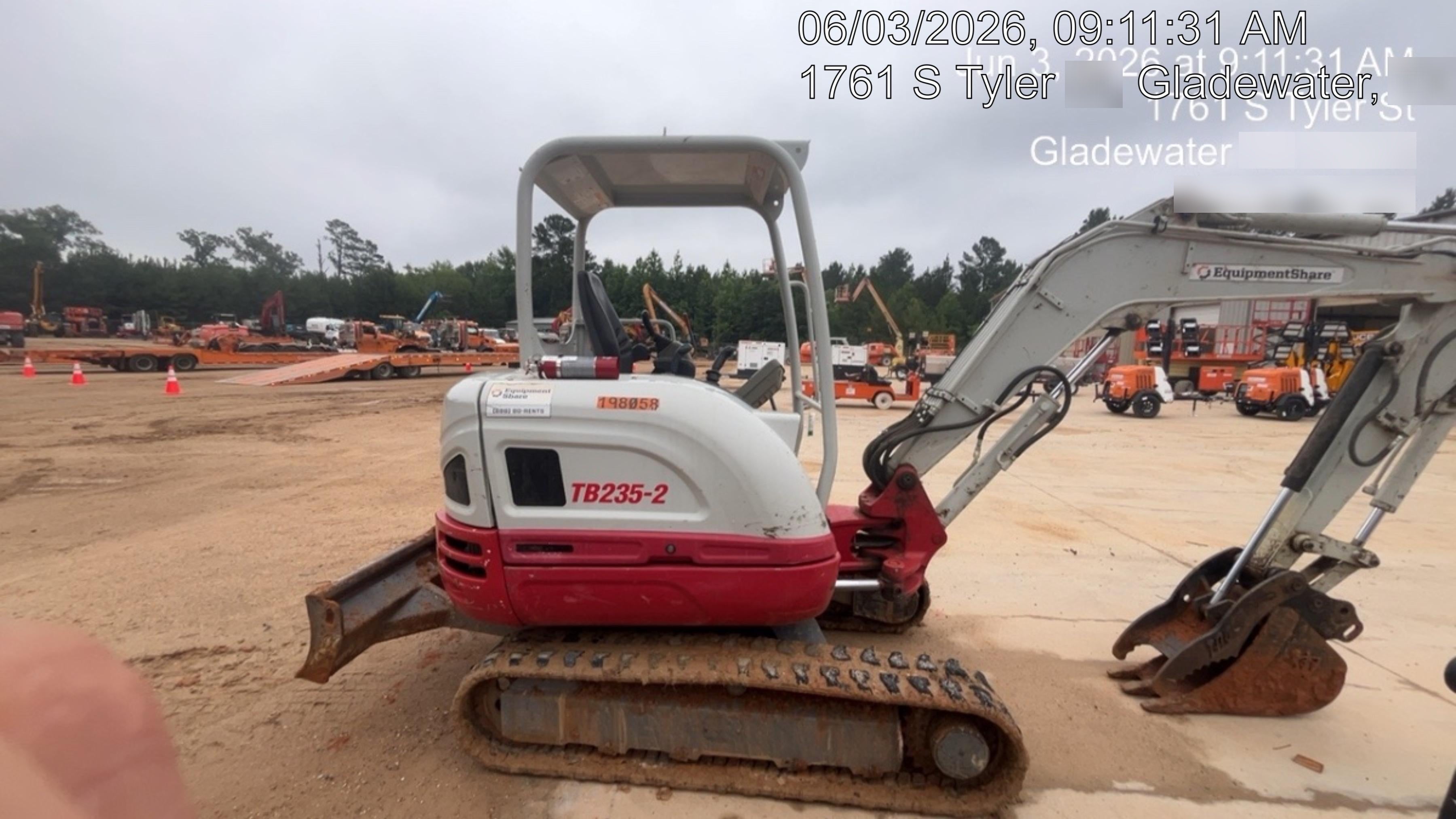 2022 TAKEUCHI TB235-2R