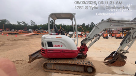 2022 TAKEUCHI TB235-2R