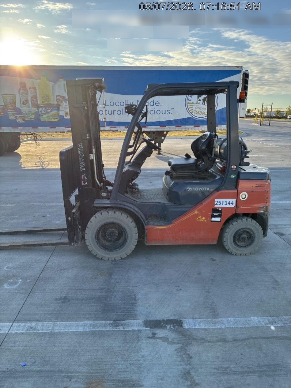 2022 TOYOTA 50-8FGU25
