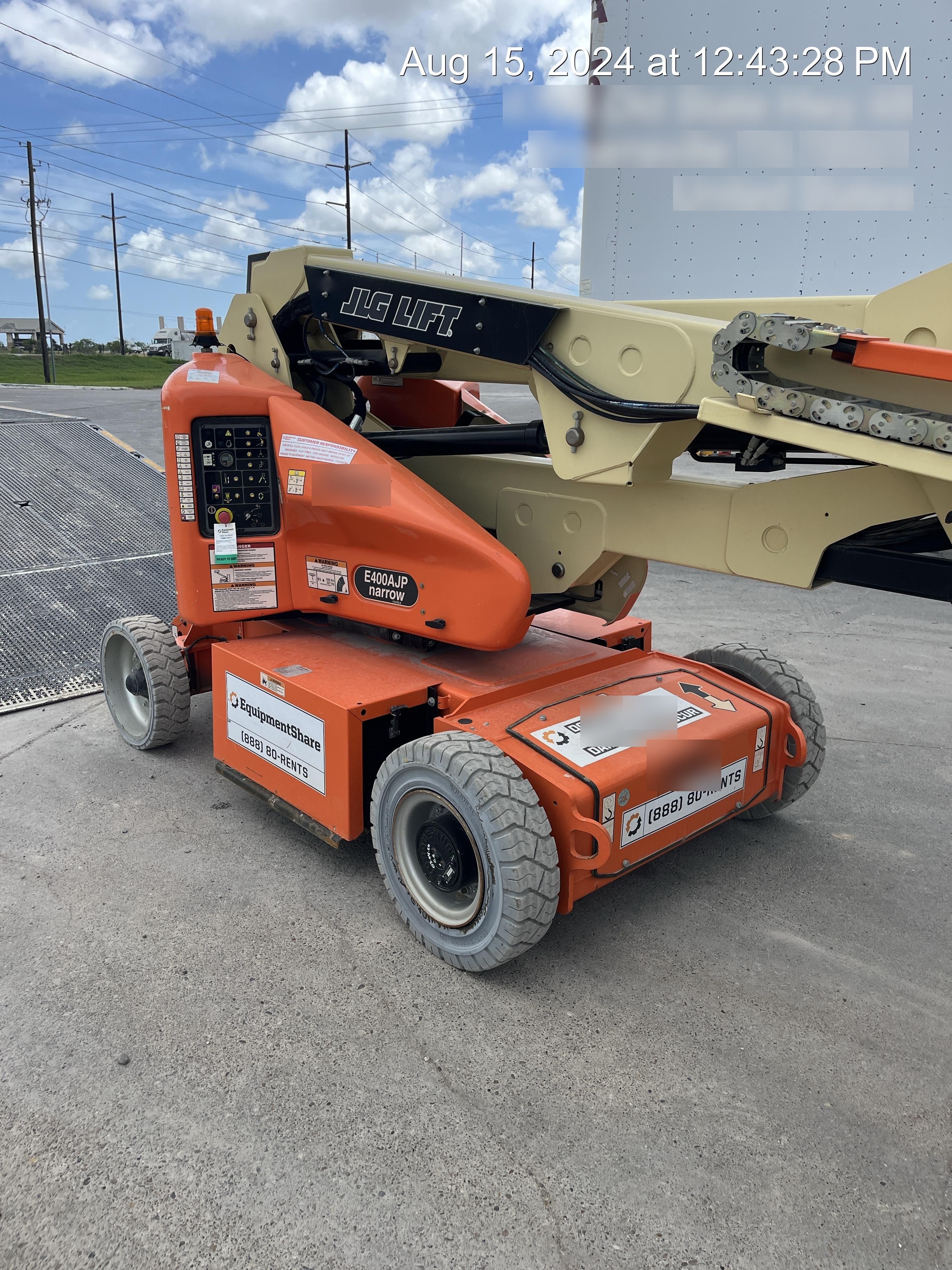 2019 JLG E400AJPN