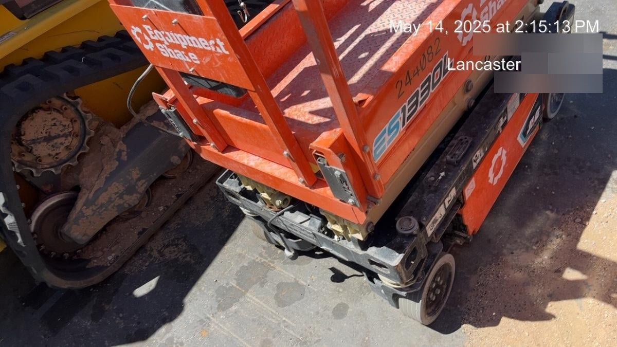 2022 JLG ES1330L