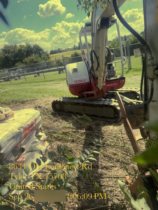 2021 TAKEUCHI TB250-2