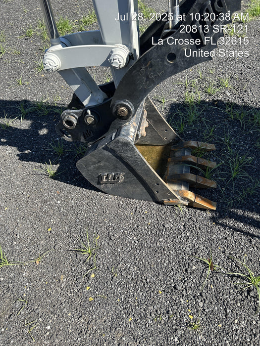 2025 TAKEUCHI 18" HD Bucket - Takeuchi